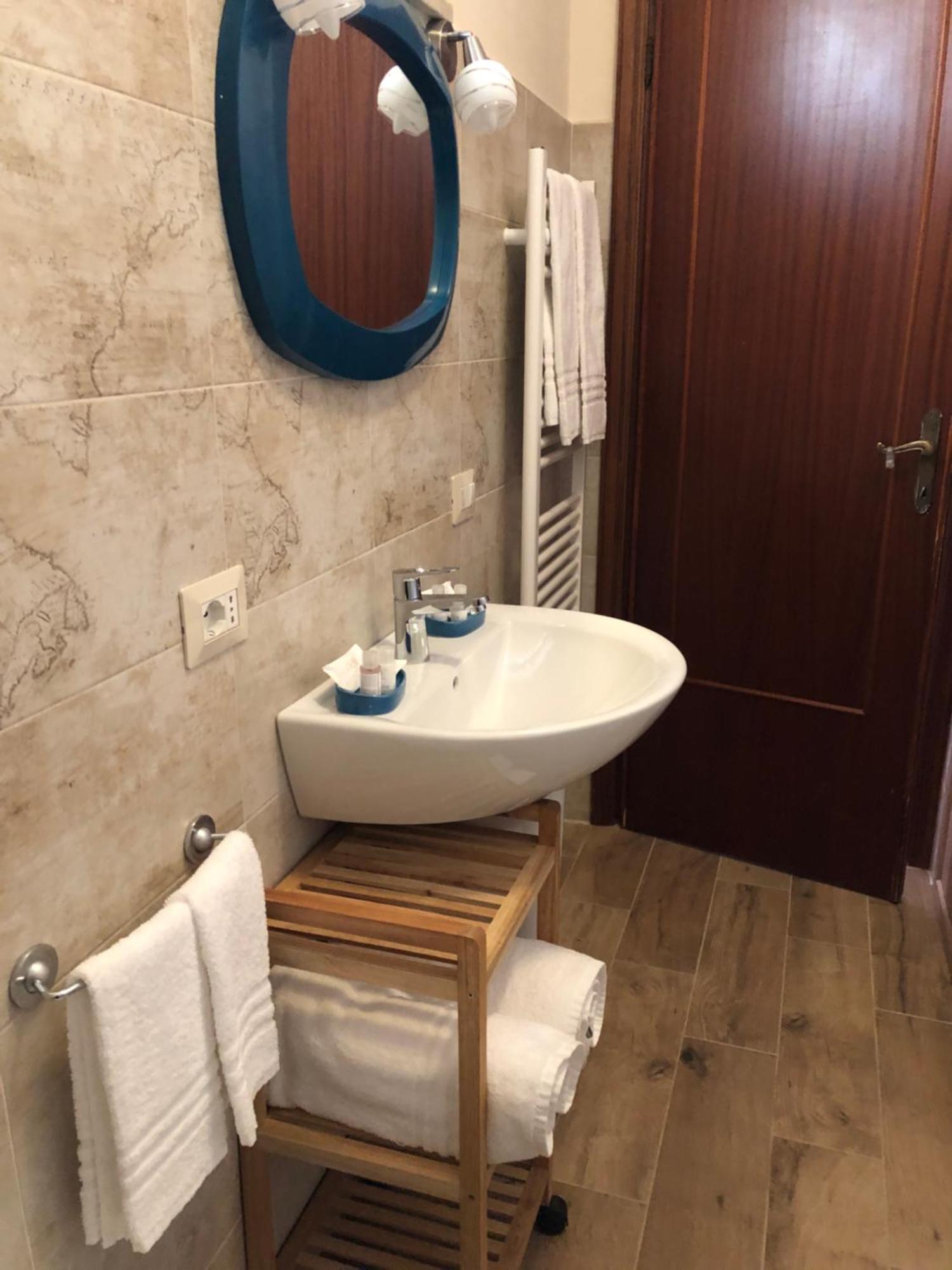 Casa Di Giose Con Garage Apartment Капрарола Екстериор снимка